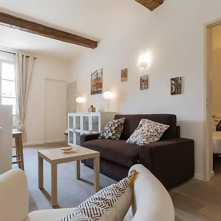Le Five Boroughs, T2 Cosy, Centre Apartment *